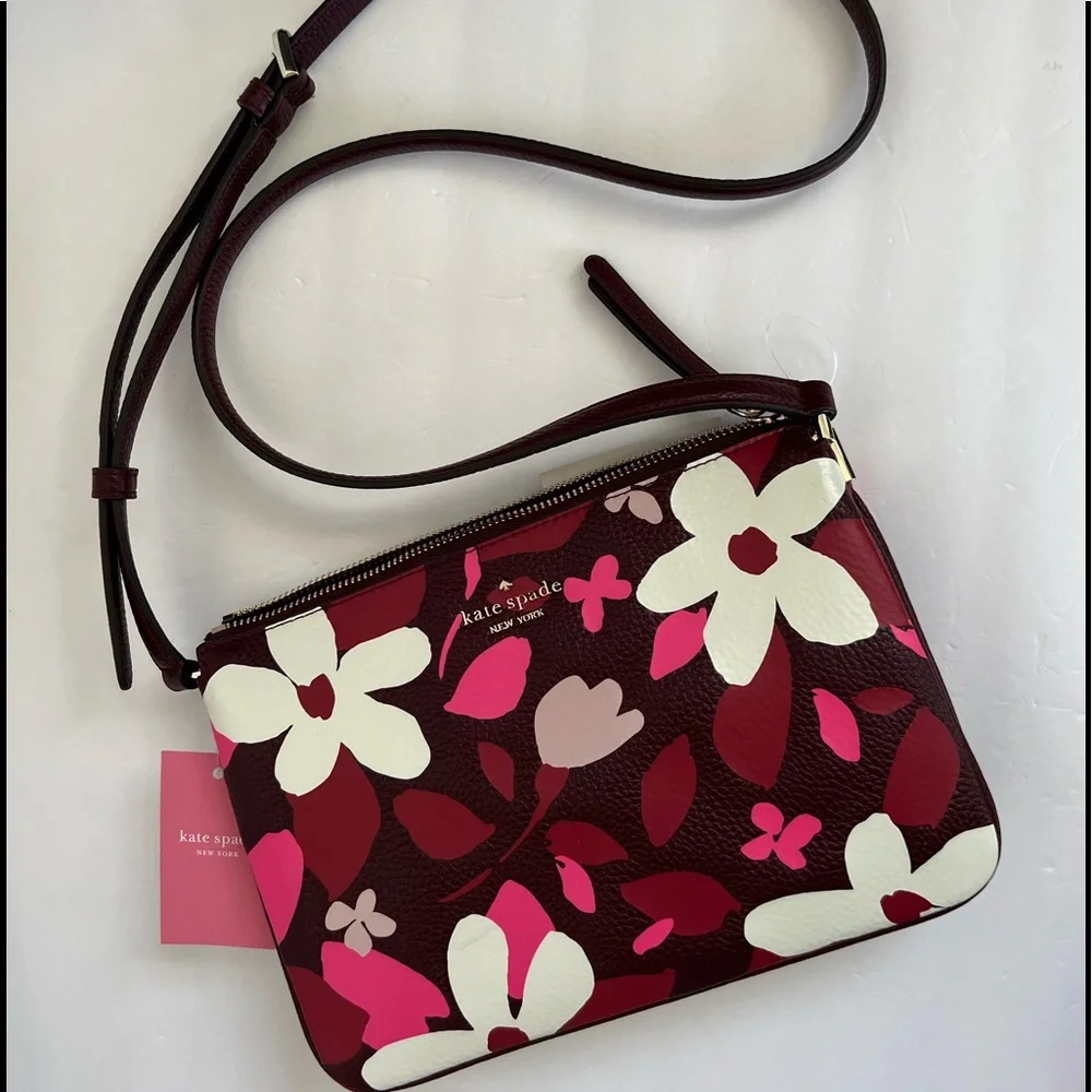 NWT KATE SPADE TRIPLE GUSSET CROSSBODY BAG - Picture 1 of 7
